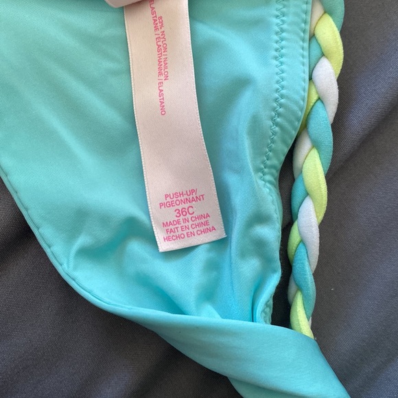 Victoria’s Secret cross back bra. Clips in the front 36C - Picture 11 of 11